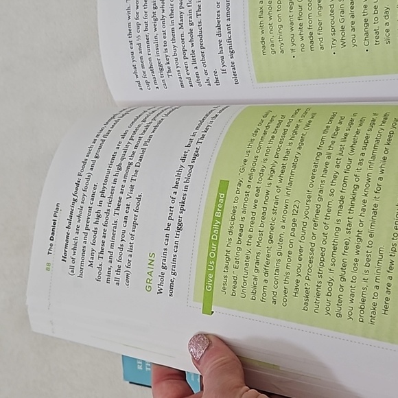 The Daniel Plan 40 Days to a Healthier Life Chapter Book. - Picture 11 of 16